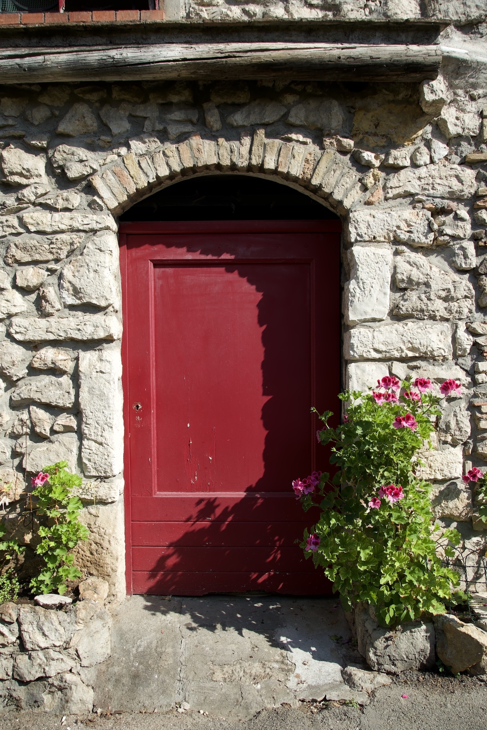 La Porte 'Roses Tremières'